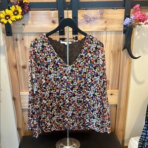 Violet & Claire Colorful Floral V-Neck Blouse